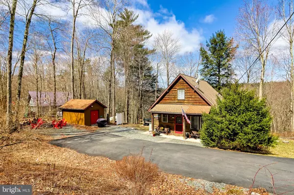 126 LENAPE DR, Pocono Lake, PA 18347