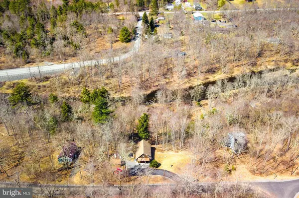 126 LENAPE DR, Pocono Lake, PA 18347