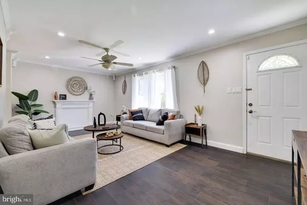 1123 KNOLLWOOD DR, Tobyhanna, PA 18466