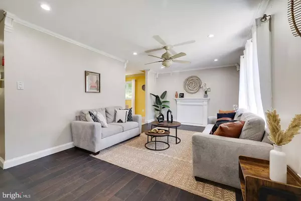 1123 KNOLLWOOD DR, Tobyhanna, PA 18466