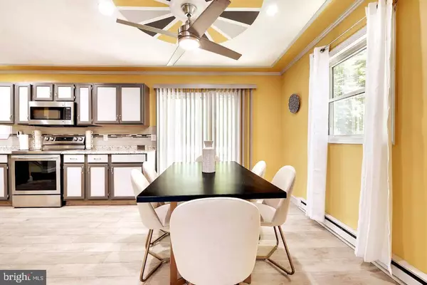 1123 KNOLLWOOD DR, Tobyhanna, PA 18466