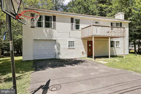 1123 KNOLLWOOD DR, Tobyhanna, PA 18466