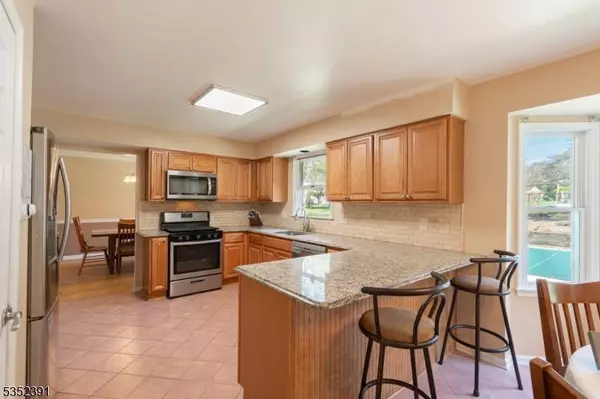 7 Inverrary Ave, Washington Twp., NJ 07882