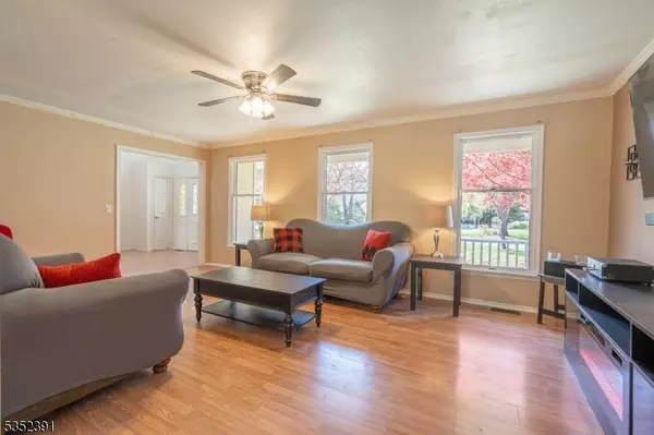 7 Inverrary Ave, Washington Twp., NJ 07882