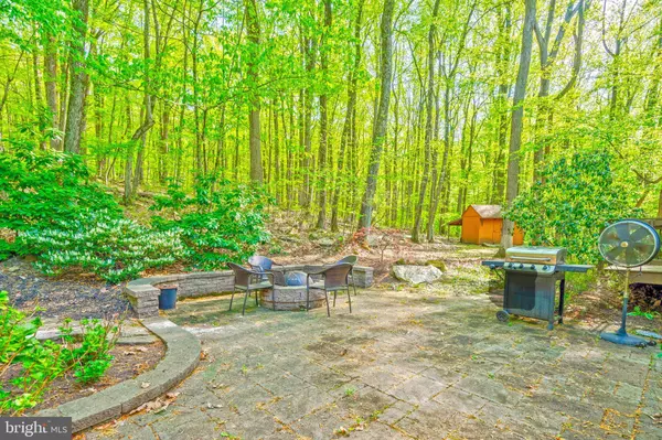 2330 WOOD LN, Allentown, PA 18103