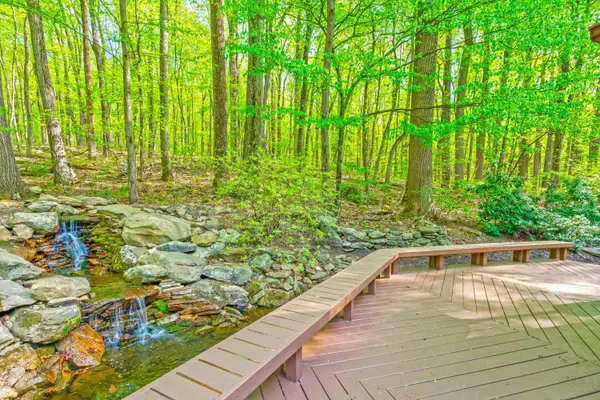 2330 Wood LN, Allentown, PA 18103