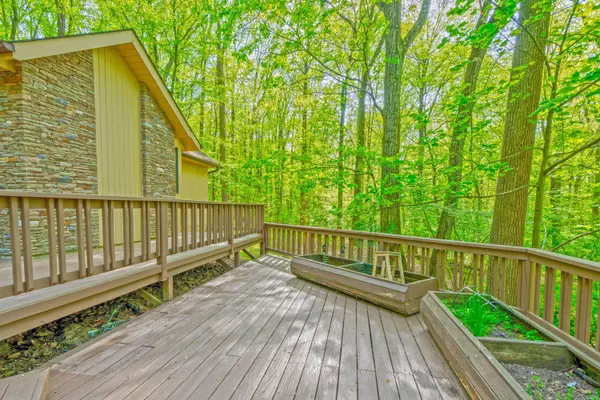 2330 Wood LN, Allentown, PA 18103