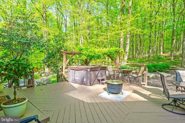 2330 WOOD LN, Allentown, PA 18103