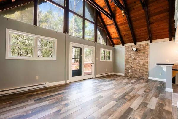 2510 Penn Hills DR, Bartonsville, PA 18321