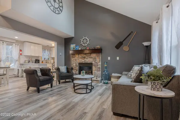 417 Roosevelt Ln, Tobyhanna, PA 18466-7888