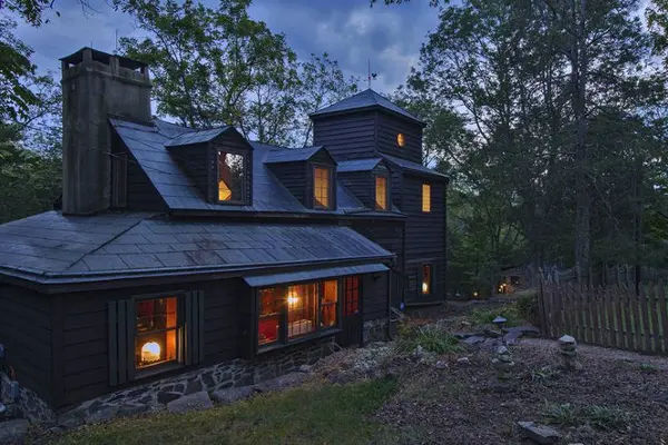 40 Milltown Rd, Kingwood Twp, NJ 08559-1303