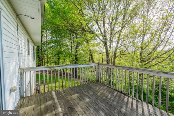 11 WHIPPOORWILL DR, Saylorsburg, PA 18353