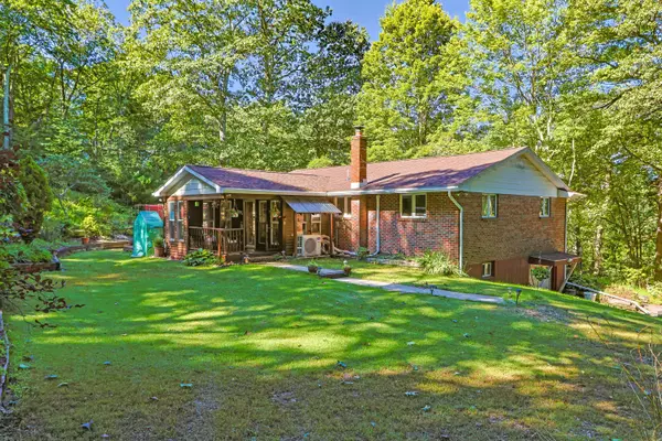 974 Meixsell Valley RD, Saylorsburg, PA 18353