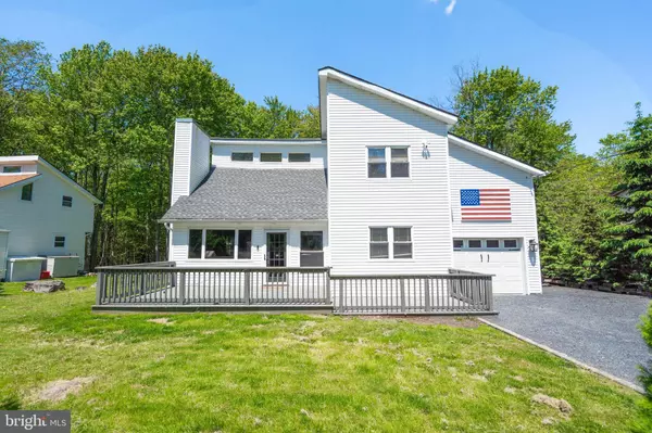 973 COUNTRY PLACE DR, Tobyhanna, PA 18466