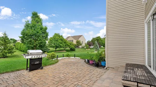 1663 Bridgeton RD, Breinigsville, PA 18031