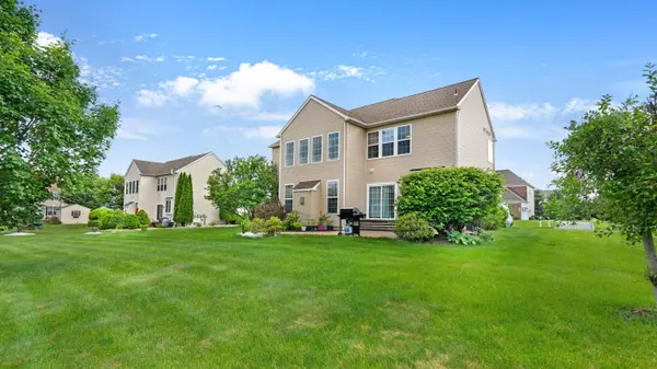 1663 Bridgeton RD, Breinigsville, PA 18031