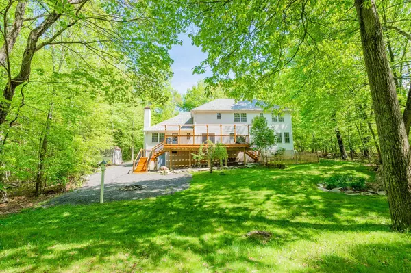 1661 Marjorie CT, East Stroudsburg, PA 18302