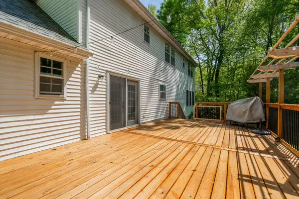 1661 Marjorie CT, East Stroudsburg, PA 18302