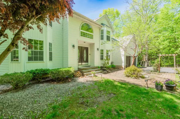 1661 Marjorie CT, East Stroudsburg, PA 18302