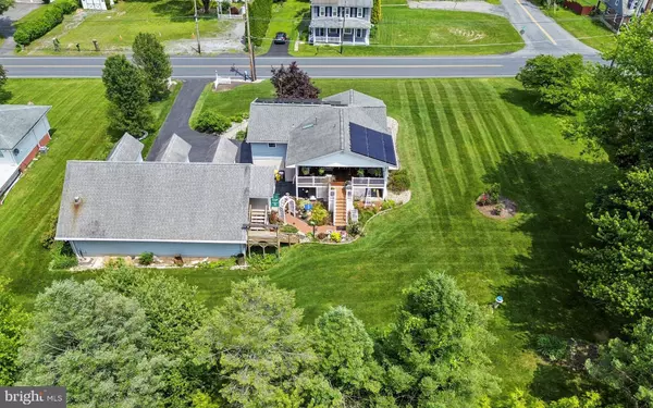 807 BANGOR RD, Nazareth, PA 18064