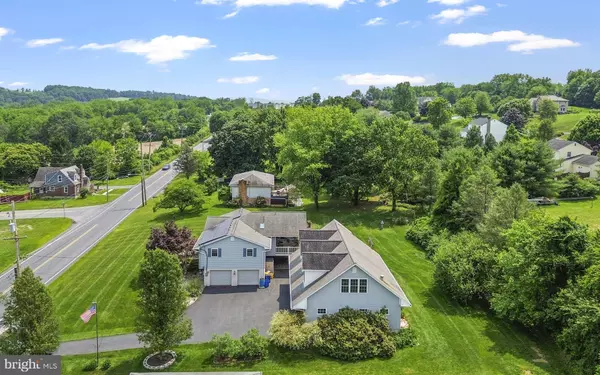 807 BANGOR RD, Nazareth, PA 18064