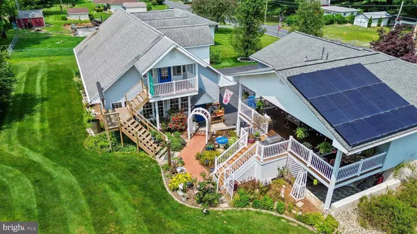 807 BANGOR RD, Nazareth, PA 18064