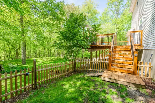 1661 Marjorie CT, East Stroudsburg, PA 18302