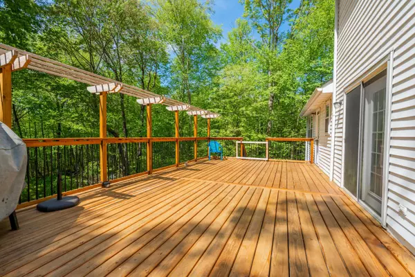 1661 Marjorie CT, East Stroudsburg, PA 18302