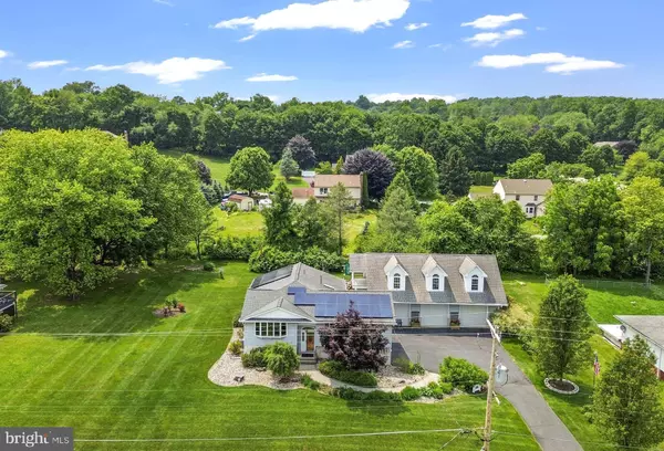 807 BANGOR RD, Nazareth, PA 18064