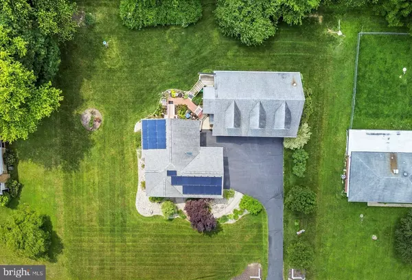 807 BANGOR RD, Nazareth, PA 18064