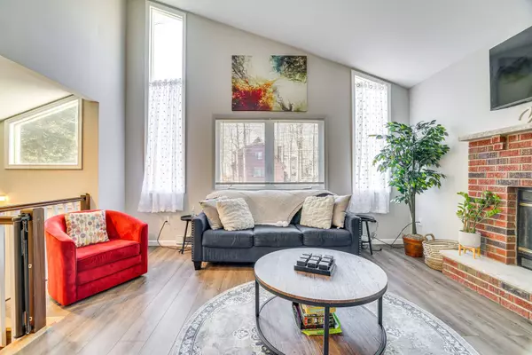 9251 Westwood Dr, Tobyhanna, PA 18466-3834