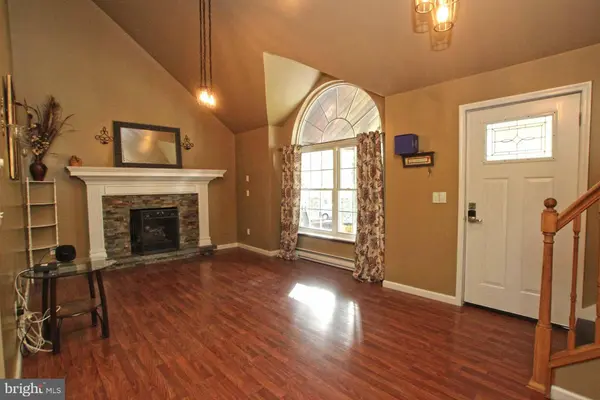 158 DAVIS CIR, Bushkill, PA 18324