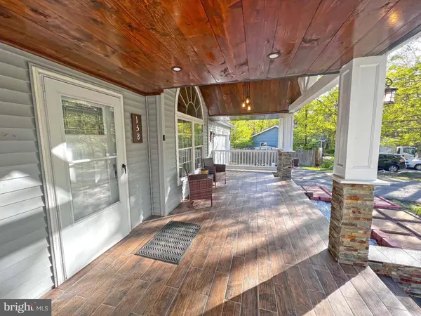 158 DAVIS CIR, Bushkill, PA 18324