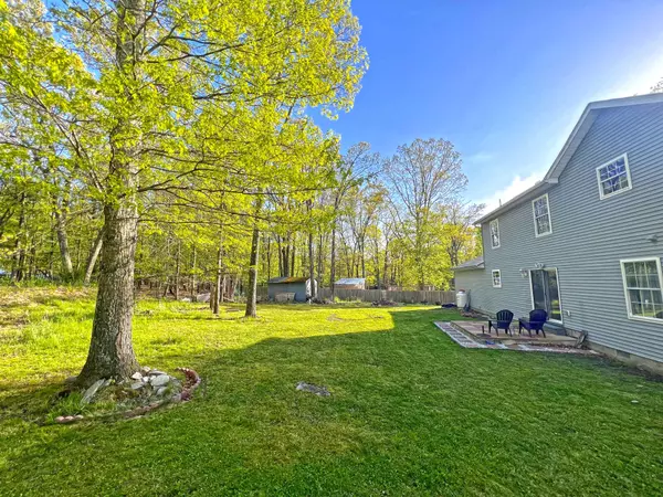 158 Davis Cir, Bushkill, PA 18324-7917