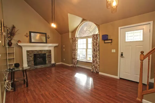 158 Davis Cir, Bushkill, PA 18324-7917