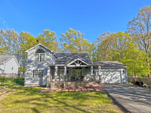 158 Davis Cir, Bushkill, PA 18324-7917