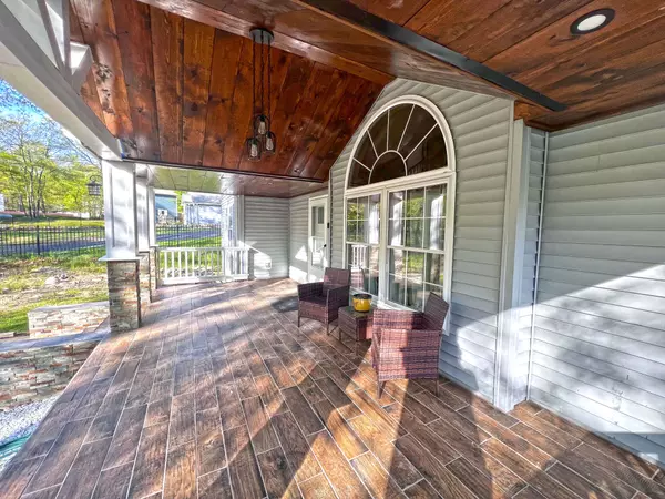 158 Davis Cir, Bushkill, PA 18324-7917