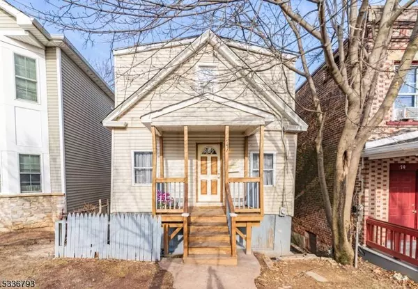 181 Hale St, New Brunswick, NJ 08901-2611