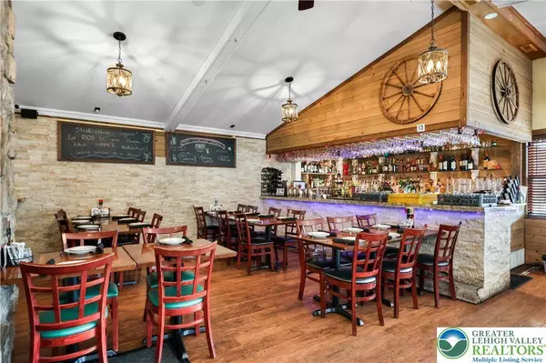 127 S Broad ST, Nazareth Boro, PA 18064