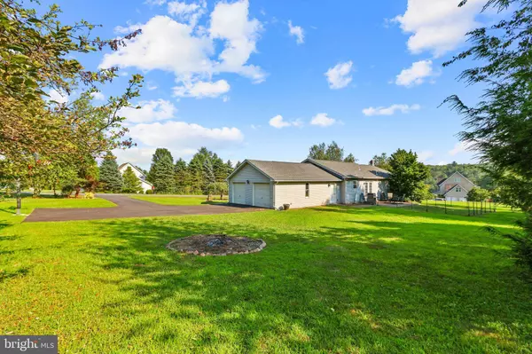 2241 REO DR, Effort, PA 18330