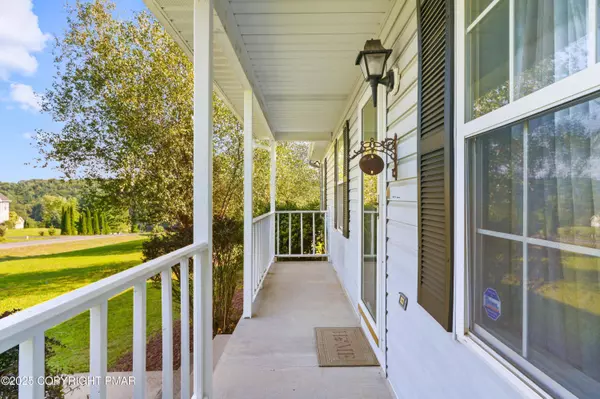 2241 Reo DR, Effort, PA 18330