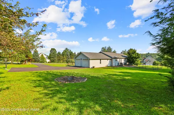 2241 Reo DR, Effort, PA 18330