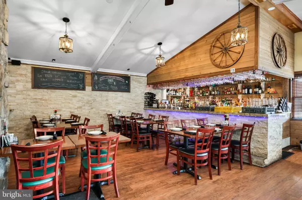 127 S BROAD ST, Nazareth, PA 18064