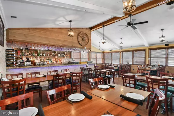 127 S BROAD ST, Nazareth, PA 18064