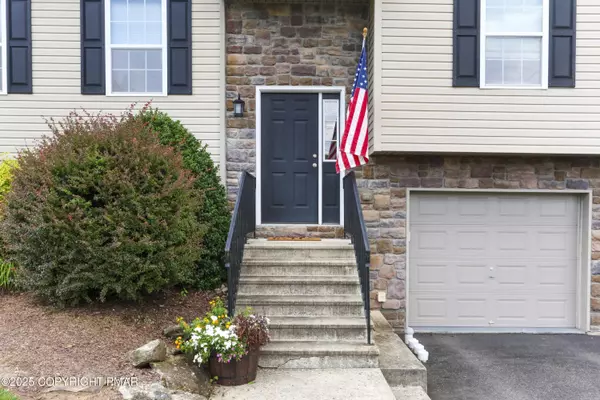 700 Oakwood ST, Easton, PA 18045