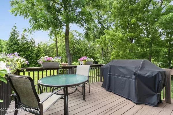 700 Oakwood ST, Easton, PA 18045