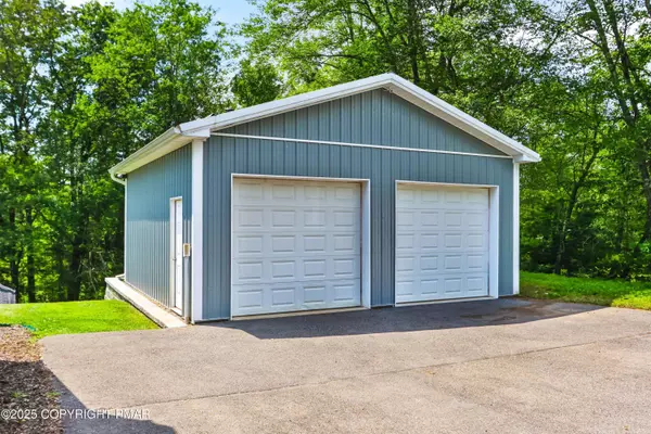 540 Rolling Pines DR, Saylorsburg, PA 18353