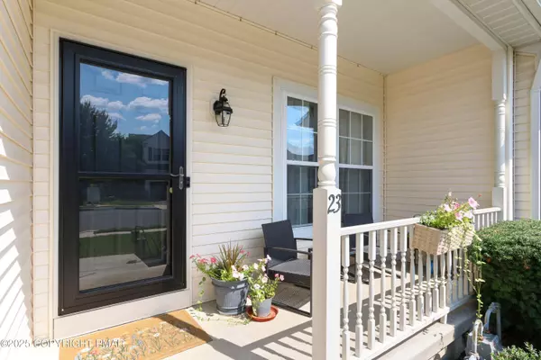 23 Cobblestone DR, Easton, PA 18045