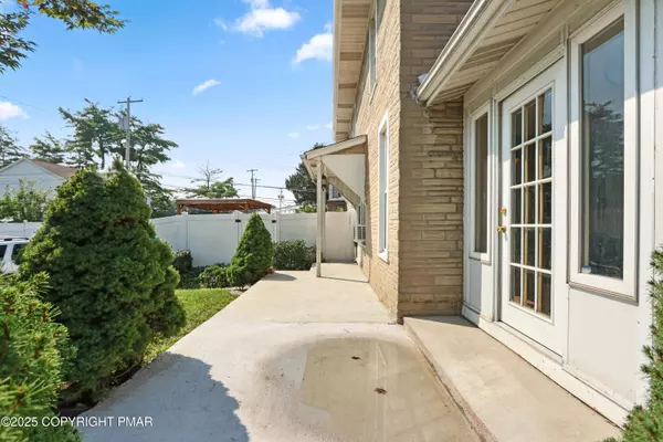 1128 W Wyoming ST, Allentown, PA 18103