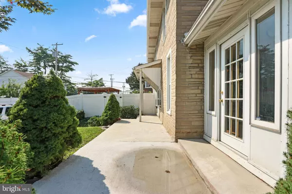 1128 W WYOMING ST, Allentown, PA 18103